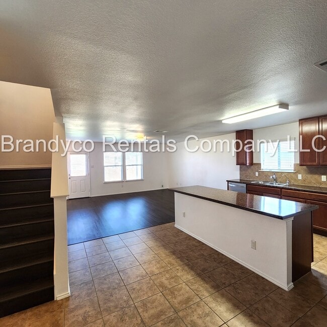 Building Photo - 411 Taurus Dr