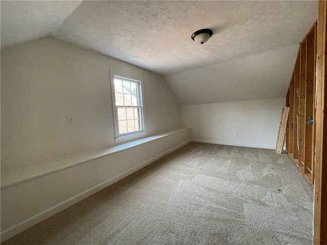 Building Photo - 3145 Queens Walk