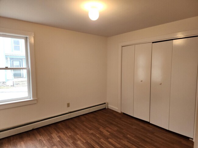 Building Photo - 73 Pleasant St