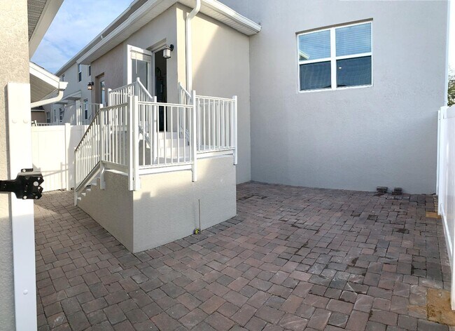 Building Photo - 15609 Water Spring Blvd