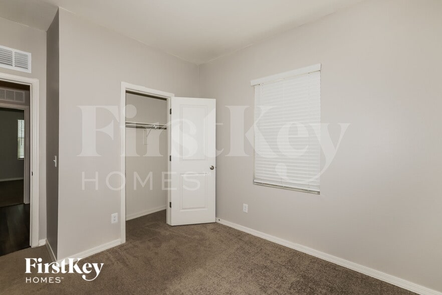 Building Photo - 20016 W Woodlands Ave