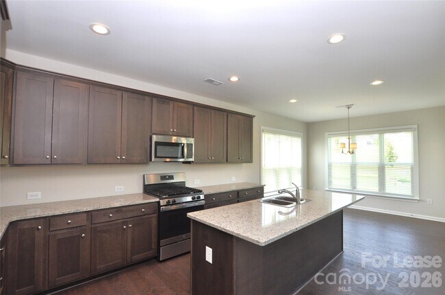 Building Photo - 1133 Overlake Dr