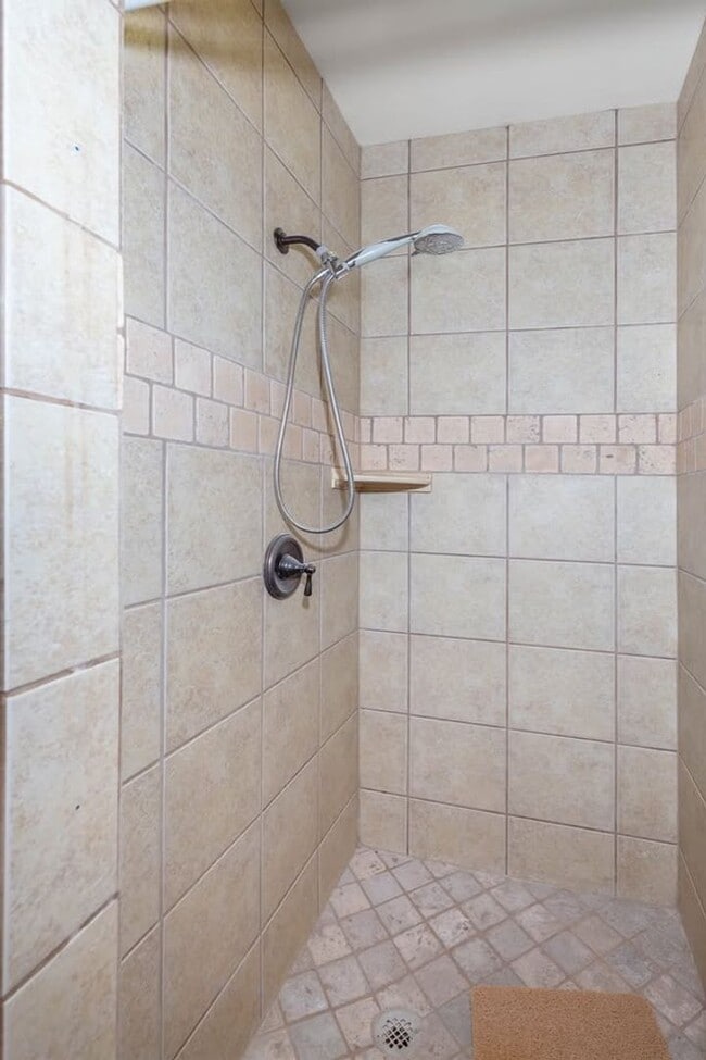 Building Photo - 4 Bedroom Single-Level Home In Hurricane - Small Pet Friendly