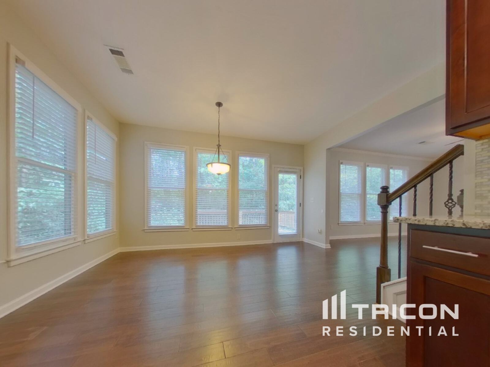 Building Photo - 6735 Hembree Dr