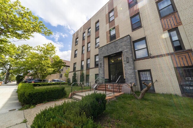 Building Photo - 1722 John F. Kennedy Blvd