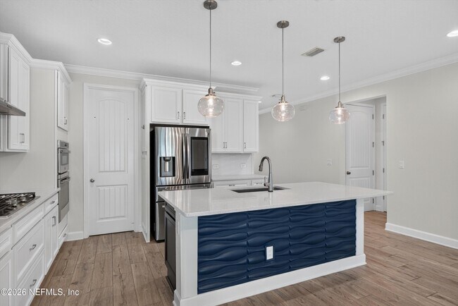 Building Photo - 855 Flach Dr