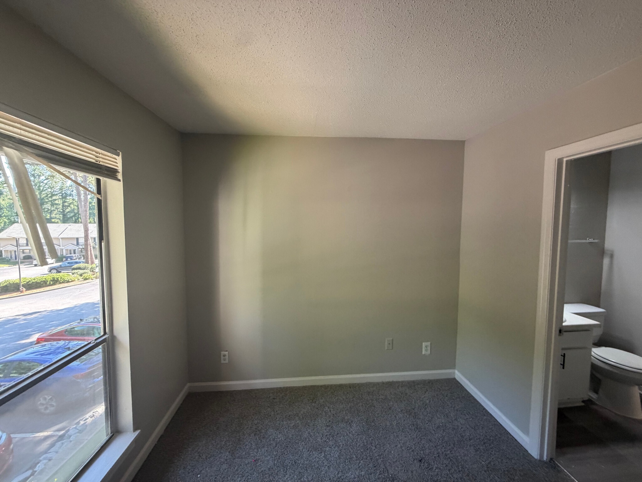 Building Photo - Room in Apartment on Winterbrook Ct