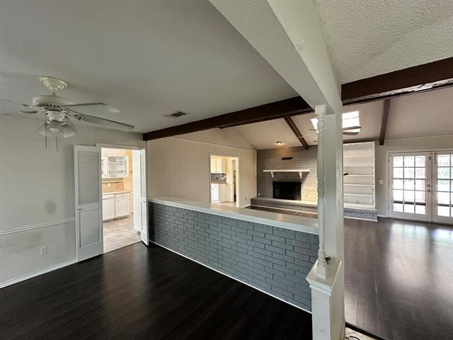 Building Photo - 502 Spring Willow Dr