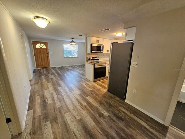 Building Photo - 4849 Camphor Ave