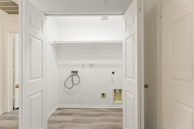 Building Photo - 25118 Hazel Ranch Dr