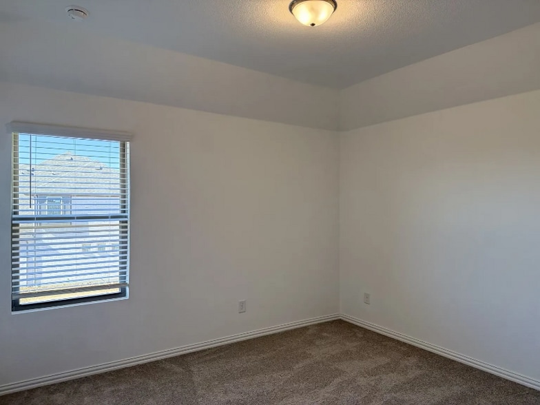 Building Photo - 1908 Wishon Rd