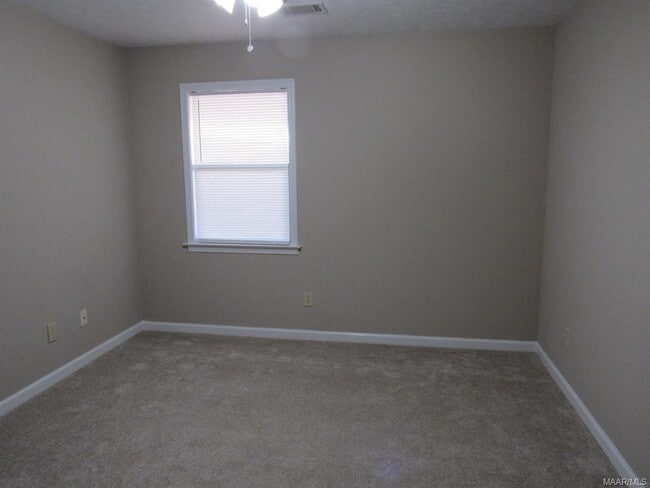 Building Photo - 6269 Bell Gables