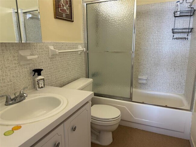 Building Photo - 412 S Cypress Rd