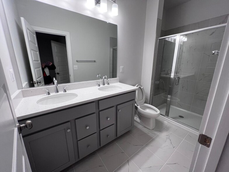 Building Photo - 9486 Pinkman Rd