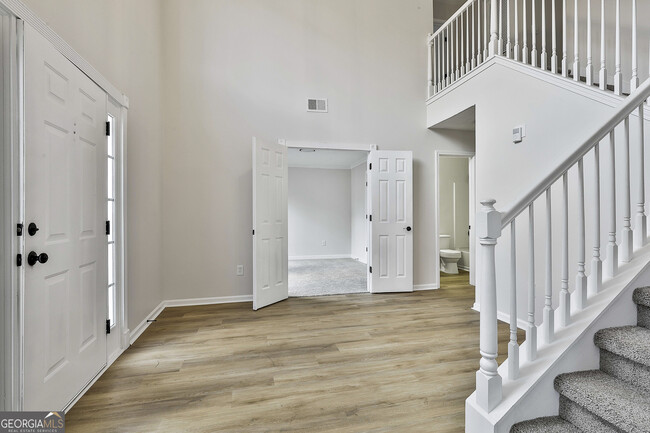 Building Photo - 76 Championship Ct