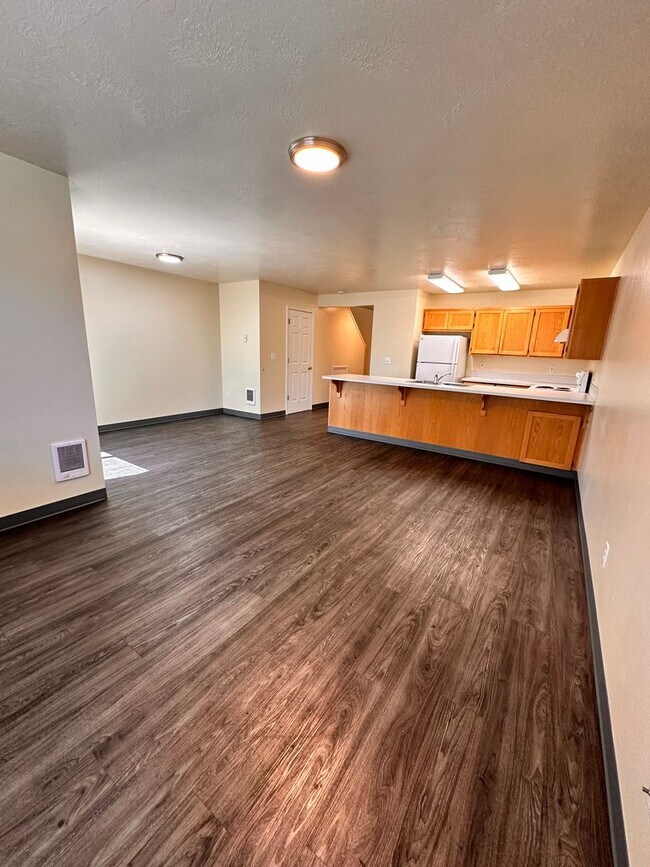 Building Photo - 2607 S Cloverleaf Loop