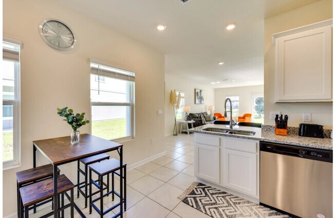 Building Photo - 89 Pomona Way