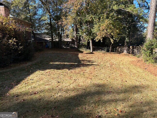 Building Photo - 116 Colonial Dr