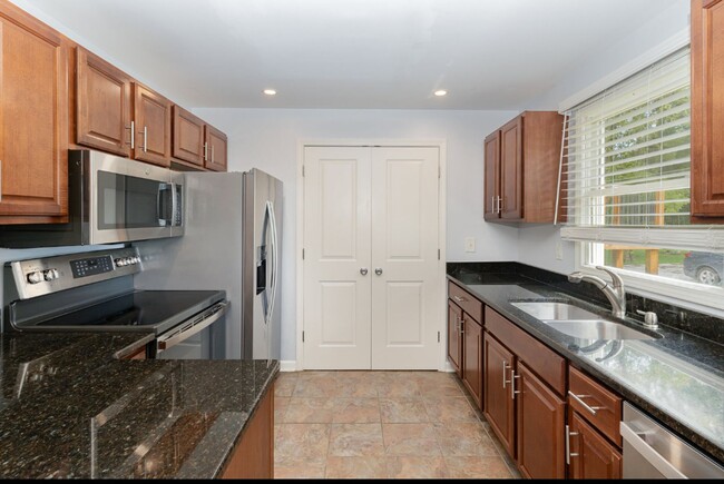 Primary Photo - East Nashvile Cottage!