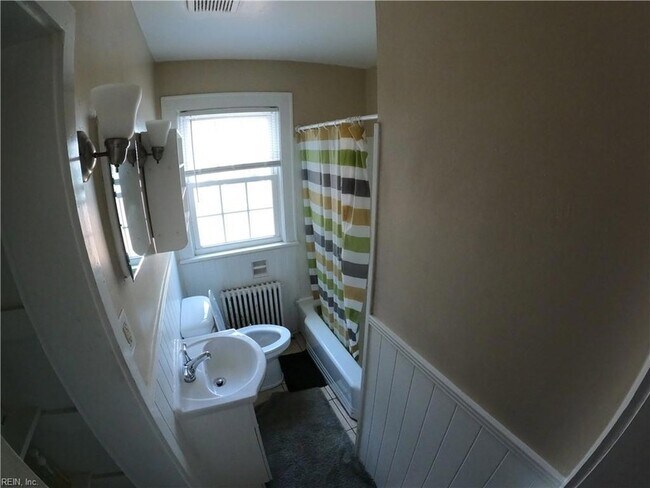 Building Photo - 5905 Hampton Blvd