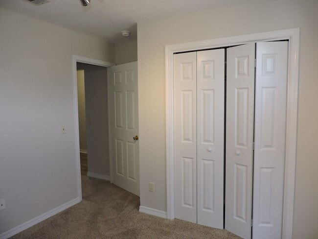 Building Photo - Convenient to NAS & Corry!
