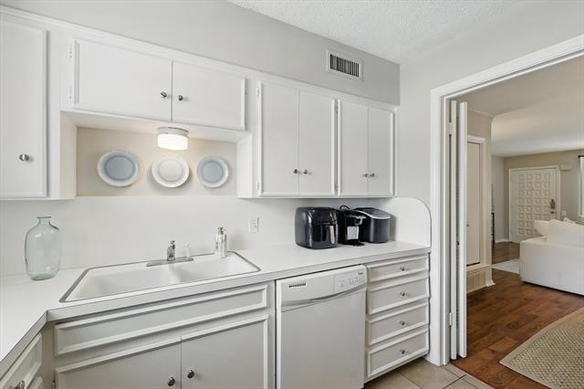 Building Photo - 3212 Daniel Ave