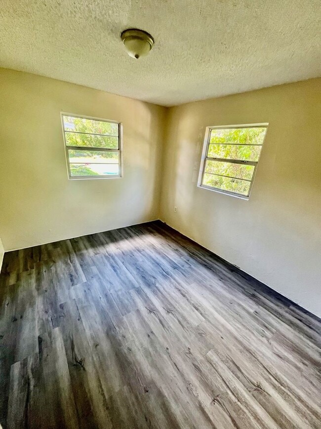 Building Photo - HUGE 3BR/1BA Dade City Home w/Large Bedrooms; NO APPLICATION FEE!!