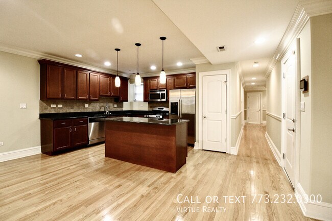 Building Photo - 5528 S Indiana Ave