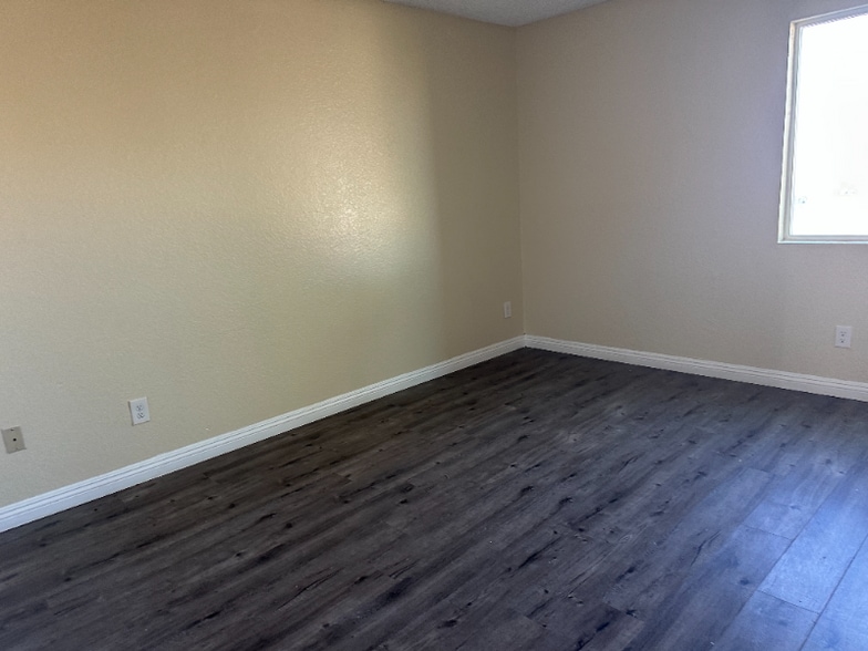 Building Photo - 1040 May Ln