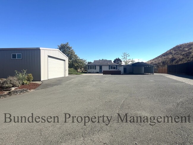 Building Photo - 7345 Stony Point Rd
