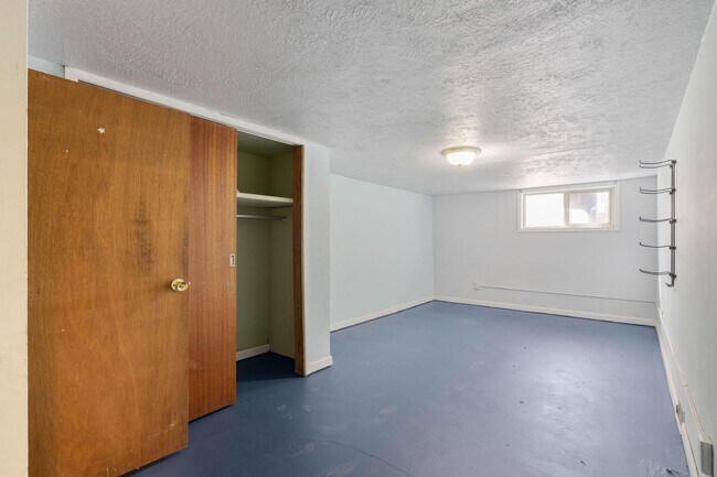 Building Photo - 236 NE Lombard St