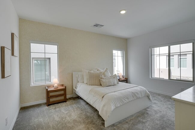 Building Photo - FULLY FURNISHED CONDO IN SUMMERLIN 89138! SHORT TERM!