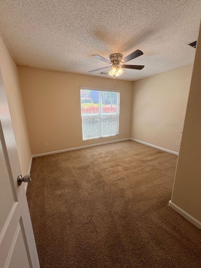 Building Photo - BRIDGEWATER HOME! PRE-LEASING FOR AUGUST 1, 2026!