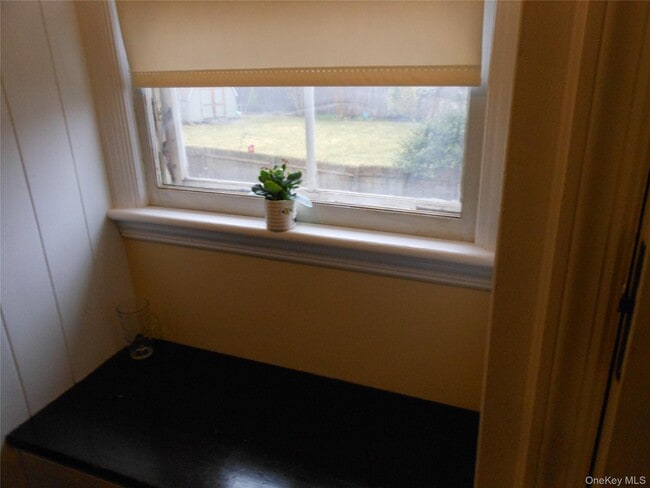 Building Photo - 47 Monroe St