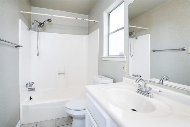 Building Photo - 4700 Franklin Park Dr