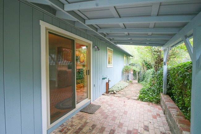 Building Photo - Pet friendly Jacksonville Home!!!