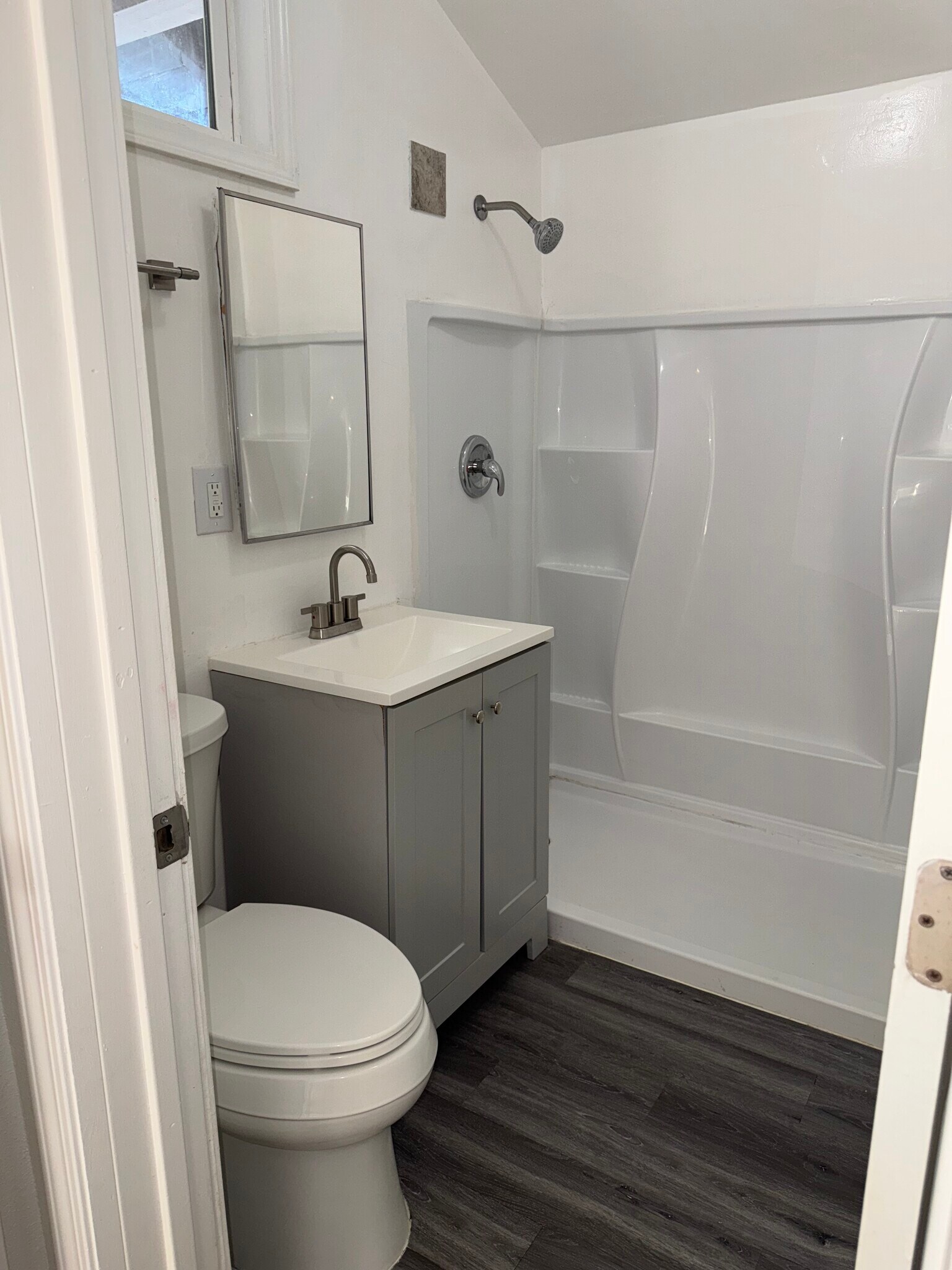 Building Photo - 144 E Avenue Q