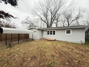 Building Photo - 3 Bed 1 Bath Springfield, MO