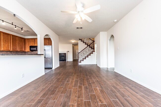 Building Photo - 913 Boxelder Pointe