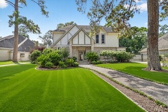 Building Photo - 18307 Forest Elms Dr