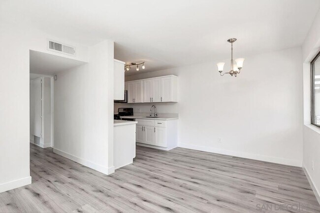 Building Photo - 3516 Del Sol Blvd