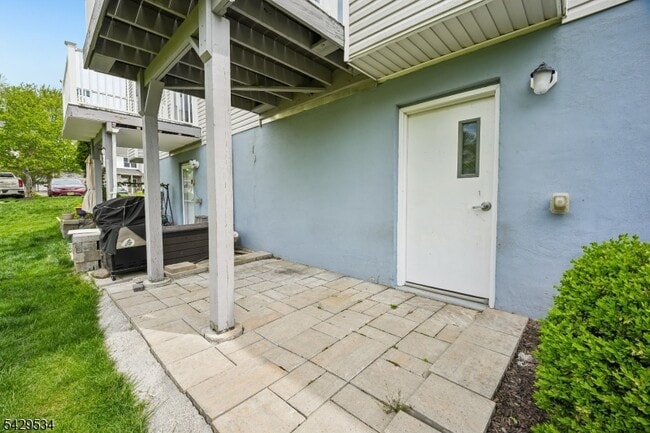 Building Photo - 26 DeCroce Ct