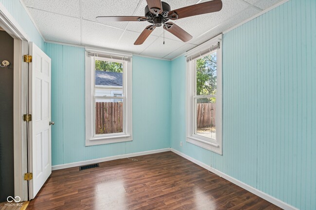 Building Photo - 1920 E 67th St