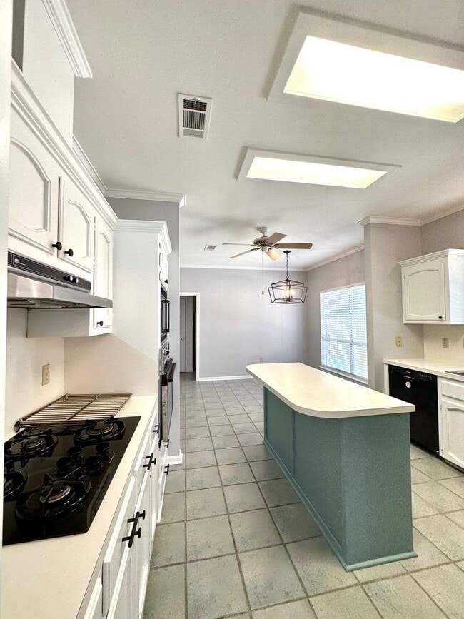 Building Photo - 11821 Thornberry Ln