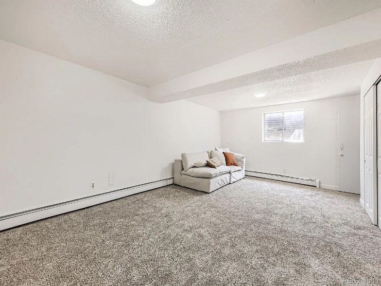 Primary Photo - 10895 Fairfax Way