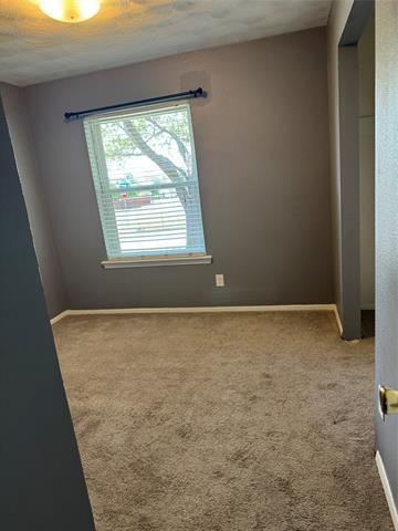 Building Photo - 700 Kindred Ln