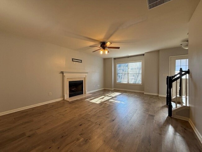 Building Photo - 1326 Castleberry Dr