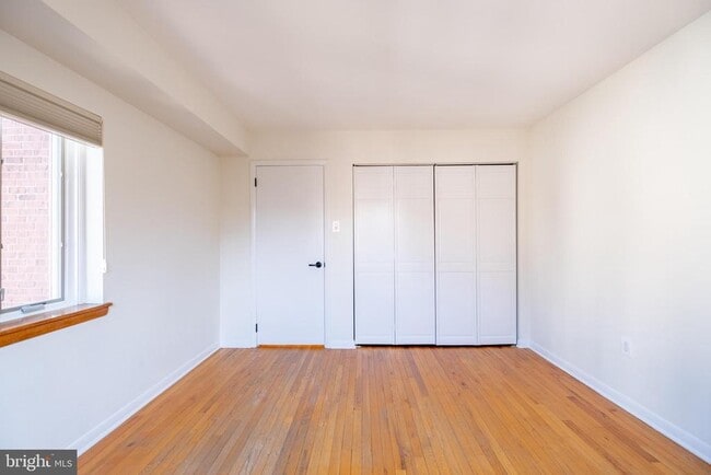 Building Photo - 129 Catharine St