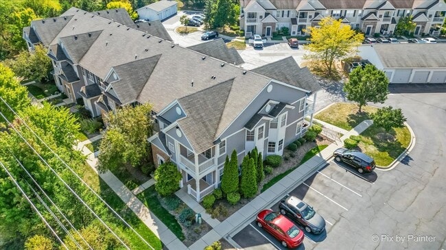 Building Photo - 2215 Aurora Dr