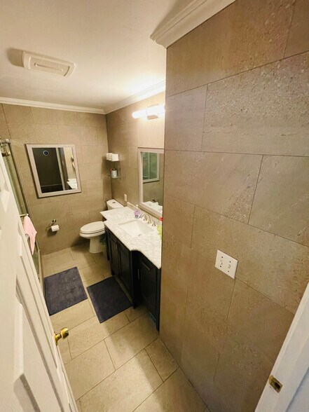 Building Photo - 6848 Sutter Ave